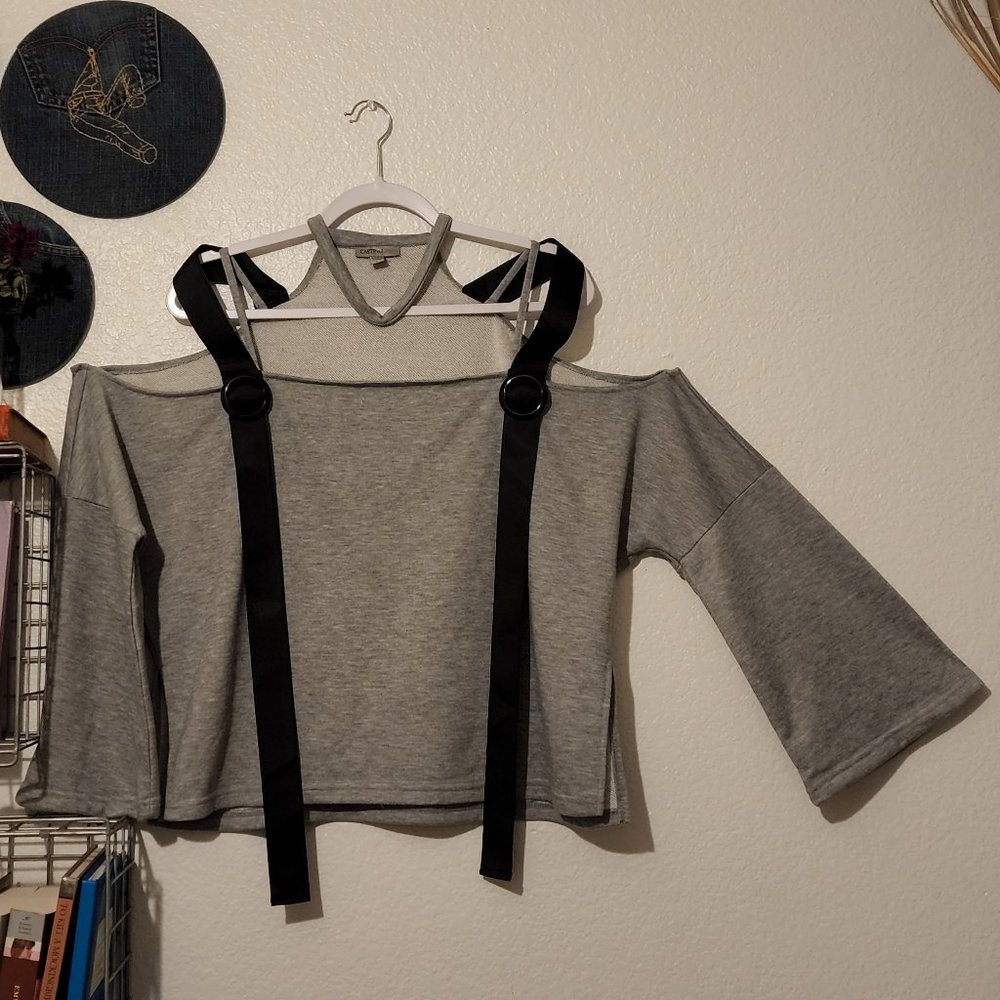 Casting LA L Off-Shoulder Top